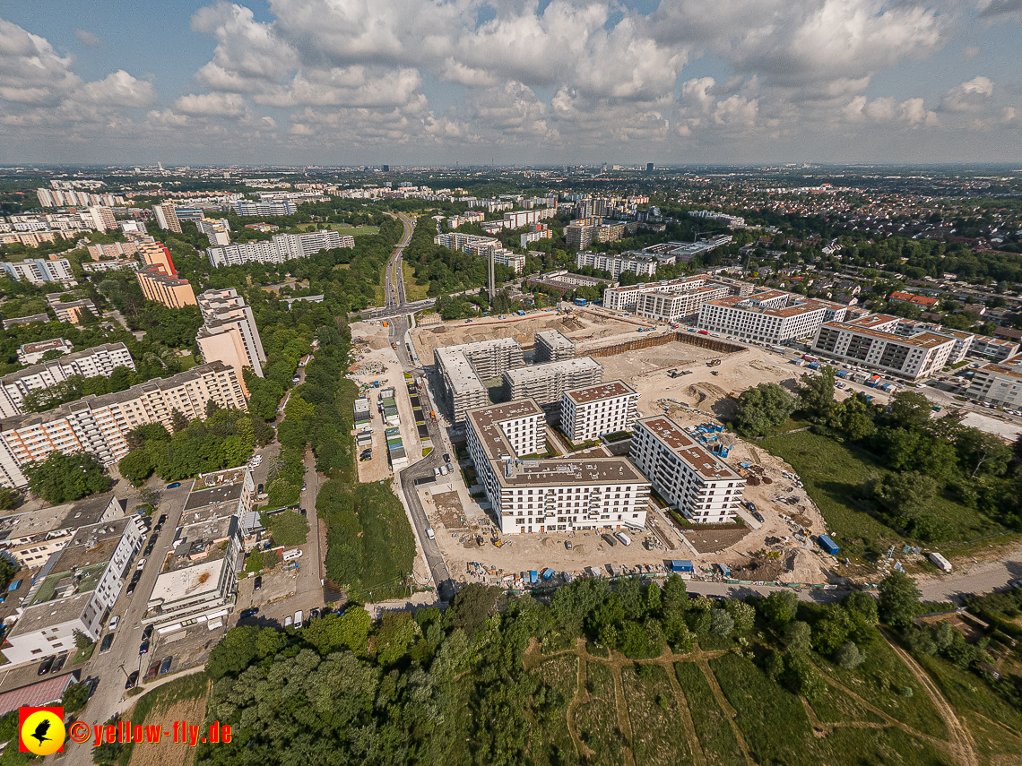 07.06.2023 - Aktuelle Luftbilder aus dem Alexisquartier und Pandion Verde in Neuperlach in München